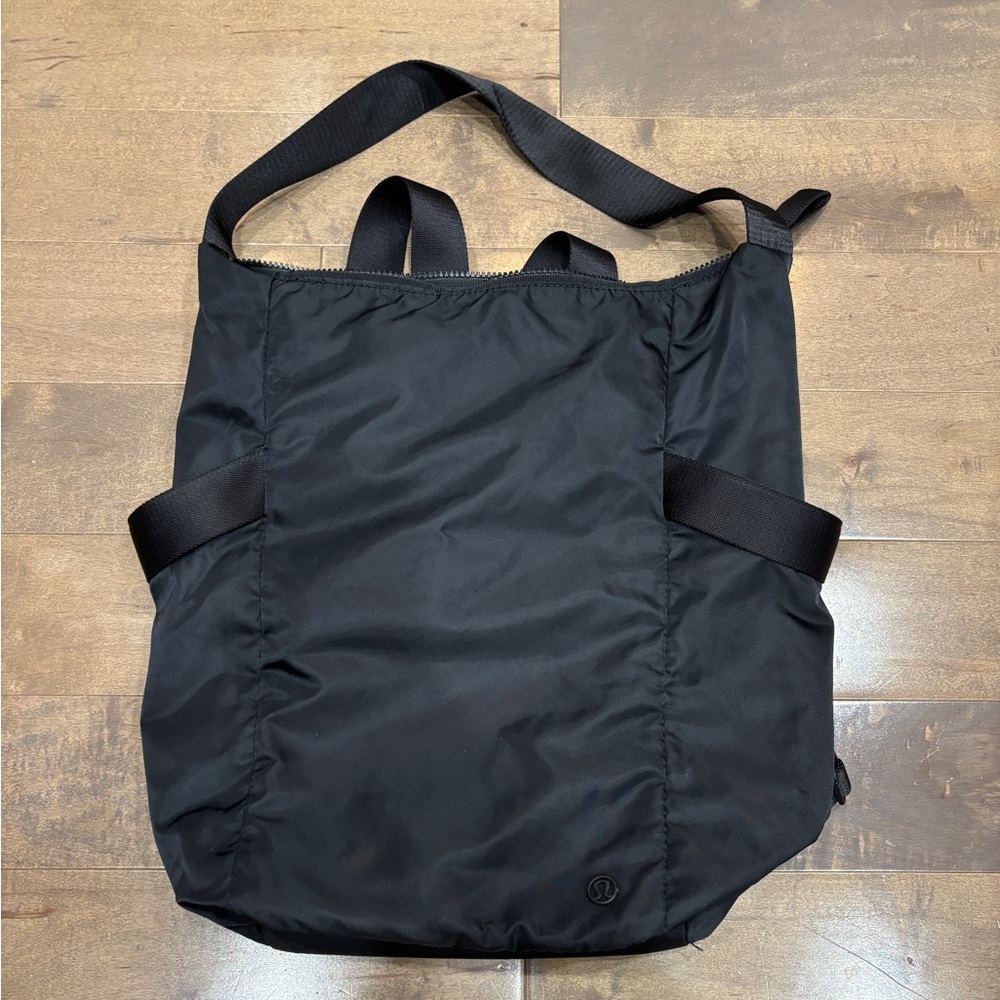 Lululemon black backpack/tote